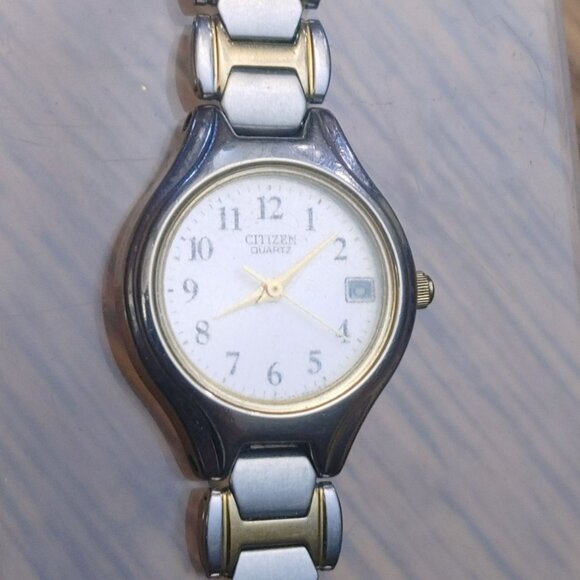Citizen Quartz Bracelet Watch Two Tone Stainless Steel Band White Date Dial main image 9